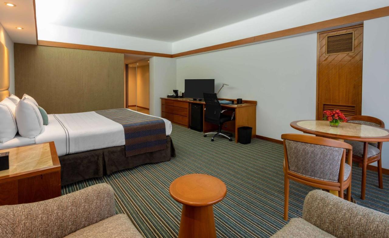 Sonesta Hotel El Olivar Λίμα Εξωτερικό φωτογραφία A room at the hotel