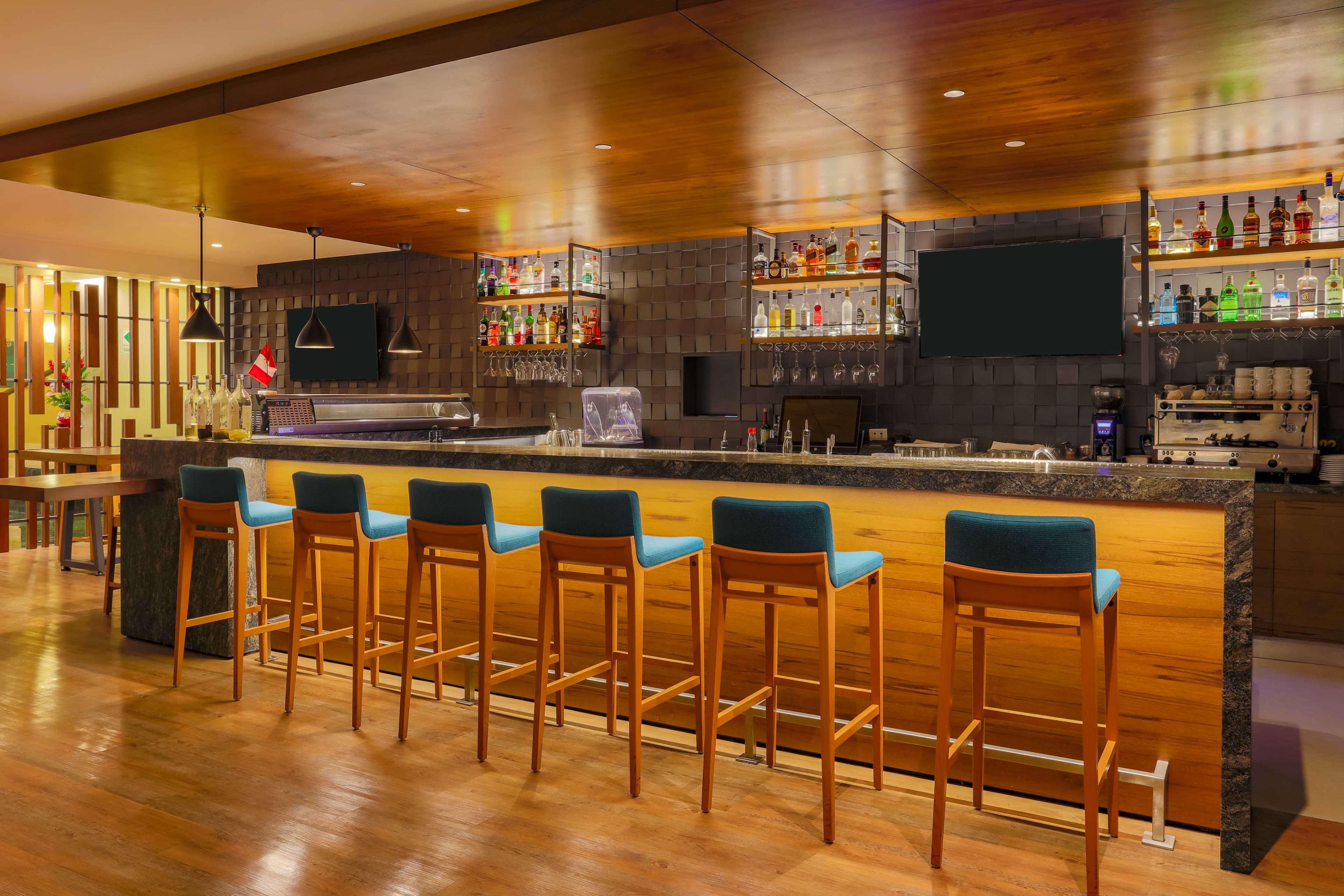 Sonesta Hotel El Olivar Λίμα Εξωτερικό φωτογραφία Bar at the hotel
