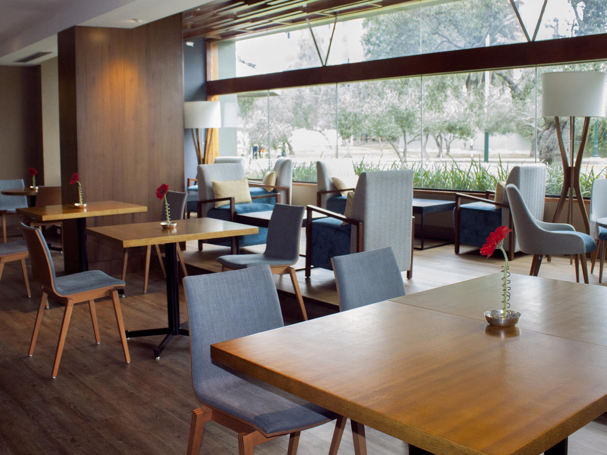 Sonesta Hotel El Olivar Λίμα Εξωτερικό φωτογραφία The lounge at the airport