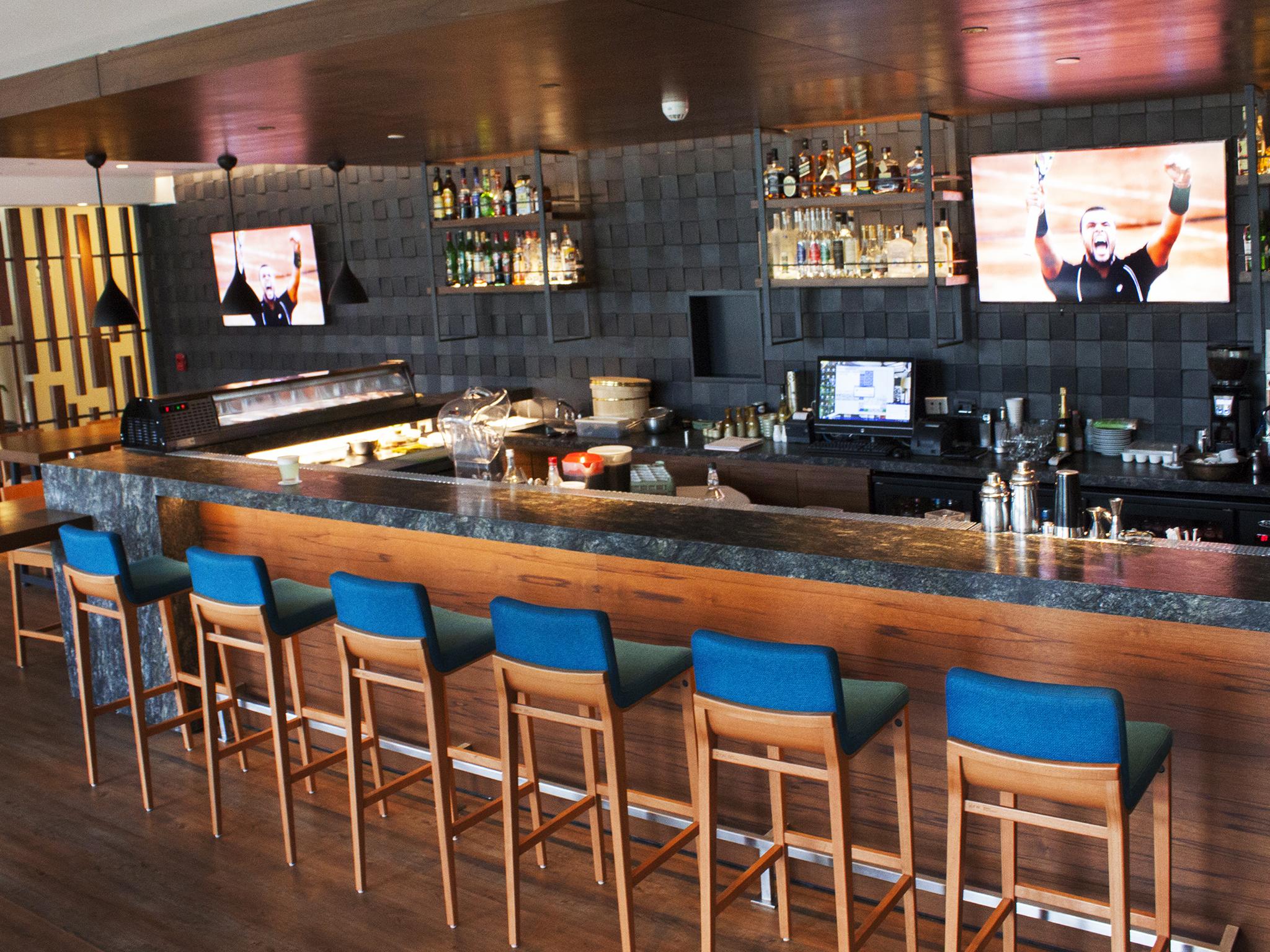 Sonesta Hotel El Olivar Λίμα Εξωτερικό φωτογραφία The bar at the 2014-opened lounge